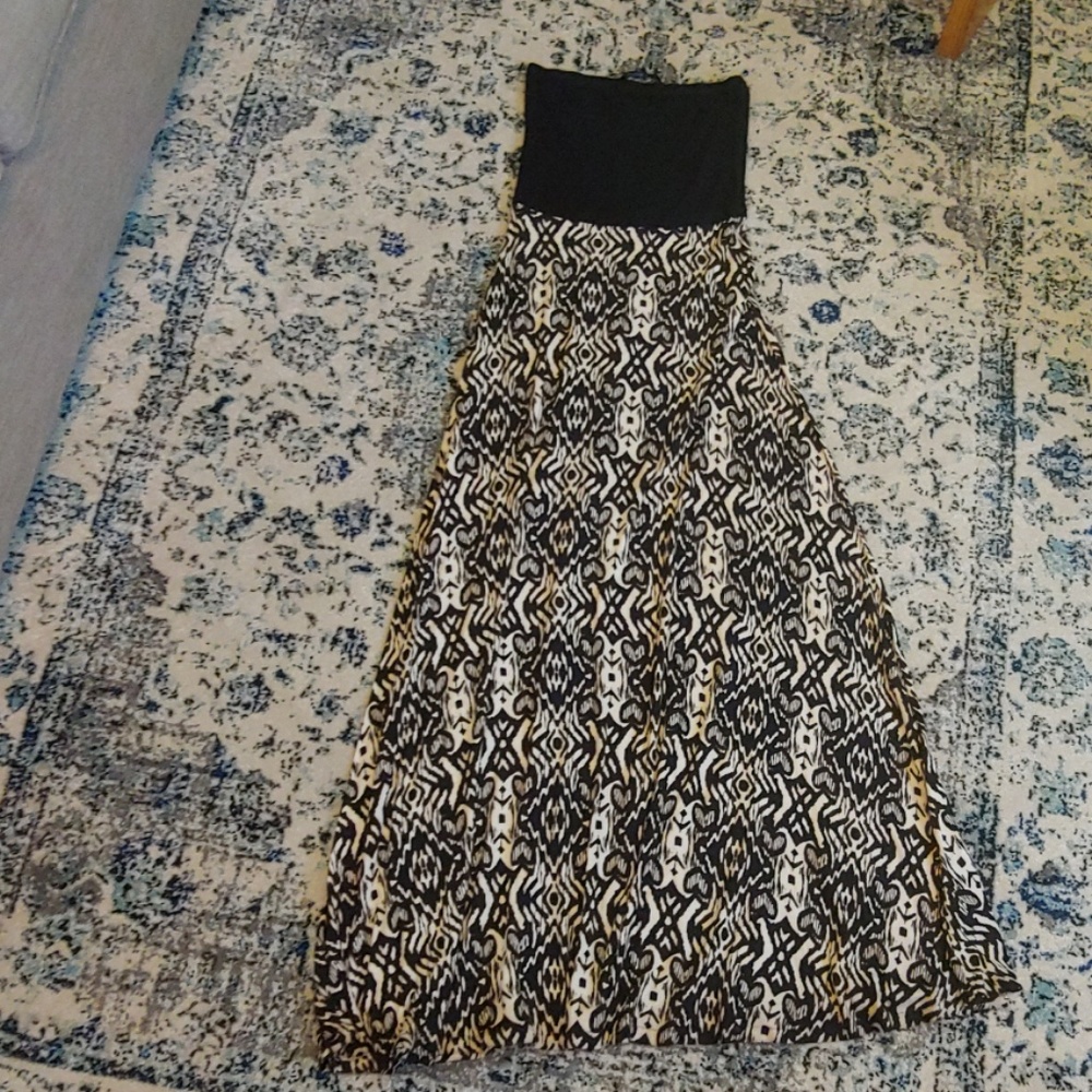 Felicity & Coco black & ivory maxi dress,small